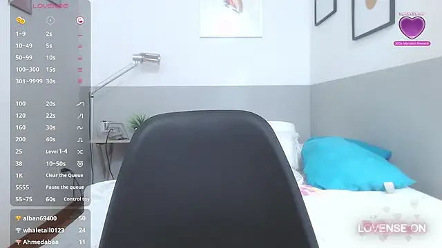 Snapshot of MommyHelpsmee chatting on 01/30/25, 01:22 MommyHelpsmee online show from 01/30/25, 01:22