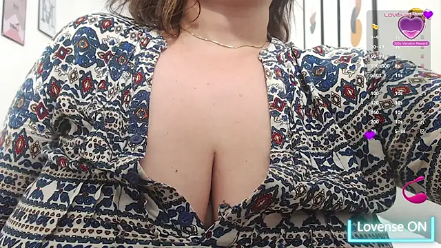 Snapshot of MommyHelpsmee chatting on 02/07/25, 05:10 MommyHelpsmee online show from 02/07/25, 05:10