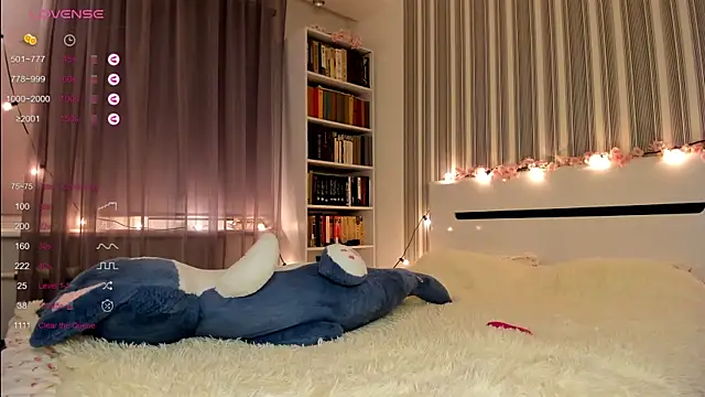 Awwwrora online show from 01/09/25, 05:00