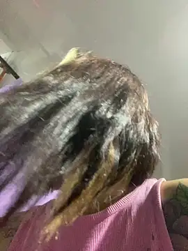 Snapshot of BlueStoneX chatting on 10/27/25, 07:12 BlueStoneX online show from 10/27/25, 07:12