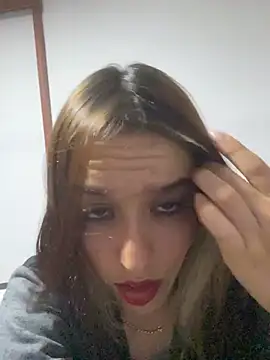 Snapshot of BlueStoneX chatting on 11/25/25, 06:46 BlueStoneX online show from 11/25/25, 06:46