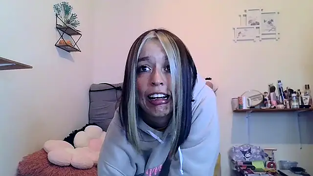 Snapshot of BlueStoneX chatting on 02/18/26, 06:53 BlueStoneX online show from 02/18/26, 06:53