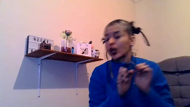 Snapshot of BlueStoneX chatting on 03/05/26, 07:48 BlueStoneX online show from 03/05/26, 07:48