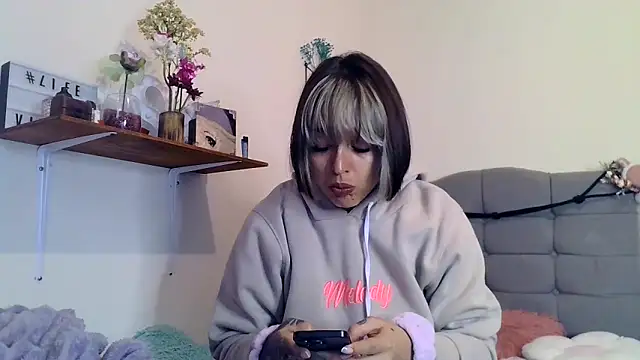 Snapshot of BlueStoneX chatting on 03/16/26, 07:45 BlueStoneX online show from 03/16/26, 07:45