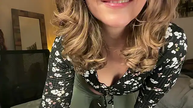 leahsparkles online show from 11/19/25, 03:50