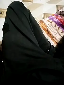 Snapshot of Guru2 chatting on 01/05/25, 02:08 Guru2 online show from 01/05/25, 02:08