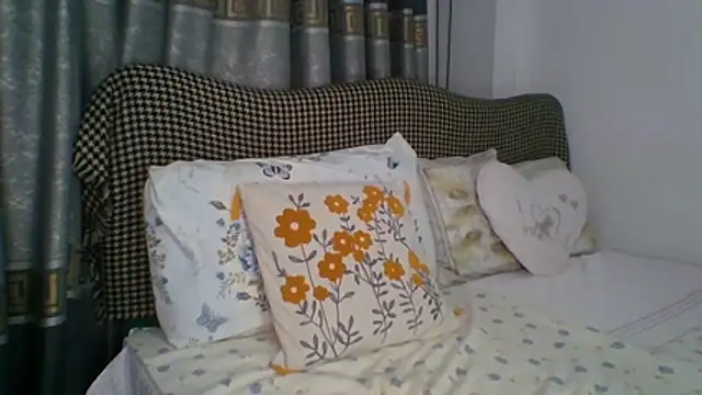 Snapshot of LeydiLi chatting on 07/14/26, 05:18 LeydiLi online show from 07/14/26, 05:18
