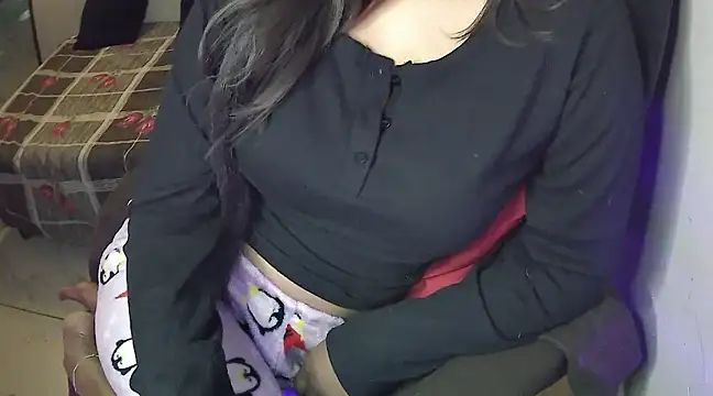 Snapshot of J_kaur chatting on 02/22/25, 04:29 J kaur online show from 02/22/25, 04:29