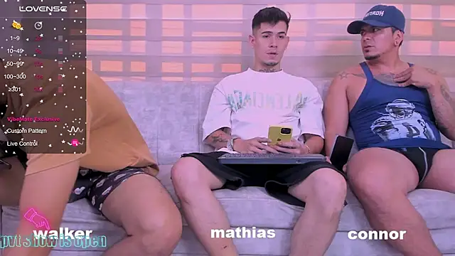 Snapshot of hell_twink chatting on 01/17/25, 08:22 hell twink online show from 01/17/25, 08:22