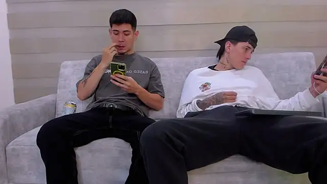 Snapshot of hell_twink chatting on 03/12/25, 06:07 hell twink online show from 03/12/25, 06:07