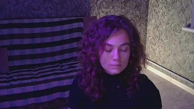 Snapshot of CurlyNed chatting on 12/24/24, 12:00 CurlyNed online show from 12/24/24, 12:00