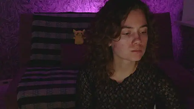 Snapshot of CurlyNed chatting on 12/25/24, 02:23 CurlyNed online show from 12/25/24, 02:23