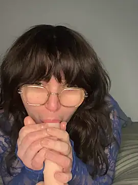 Snapshot of _dwhorekin_ chatting on 02/05/25, 08:57  dwhorekin  online show from 02/05/25, 08:57