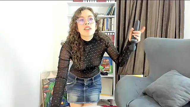 Snapshot of TORALAY chatting on 01/11/25, 01:53 TORALAY online show from 01/11/25, 01:53