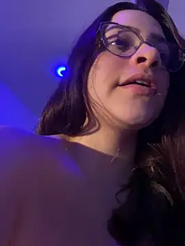 Snapshot of Sophia_cyrus11 chatting on 03/07/25, 12:48 Sophia cyrus11 online show from 03/07/25, 12:48