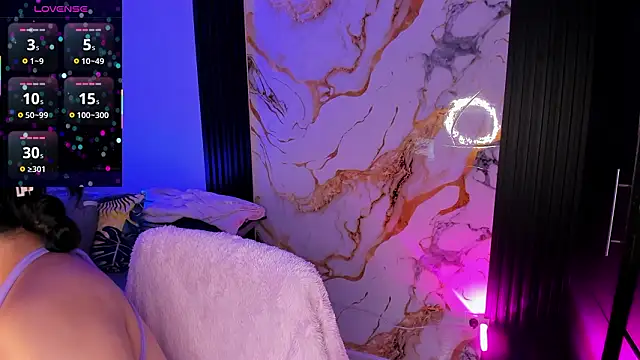 Snapshot of stefany_duque1_ chatting on 02/21/26, 12:44 stefany duque1 online show from 02/21/26, 12:44