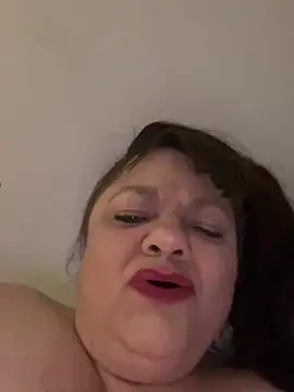 Snapshot of Luciouslouise72@xh chatting on 03/16/26, 05:44 Luciouslouise72xh online show from 03/16/26, 05:44