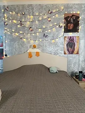 Sabrina shells online show from 11/28/25, 11:02