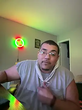 Snapshot of cloudy_couple444 chatting on 02/08/25, 08:09 cloudy couple444 online show from 02/08/25, 08:09