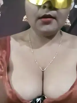 Snapshot of LustyBhabhi chatting on 01/01/25, 03:57 LustyBhabhi online show from 01/01/25, 03:57