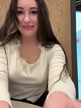 Snapshot of AndreaMood chatting on 01/10/25, 12:58 AndreaMood online show from 01/10/25, 12:58