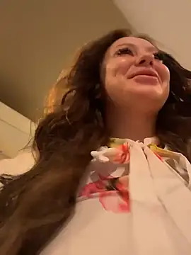 Snapshot of AndreaMood chatting on 03/01/26, 04:03 AndreaMood online show from 03/01/26, 04:03