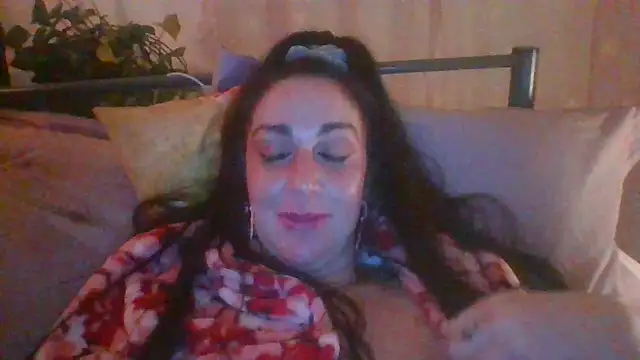 Snapshot of BELLAMORGANE1 chatting on 02/07/25, 09:15 BELLAMORGANE1 online show from 02/07/25, 09:15