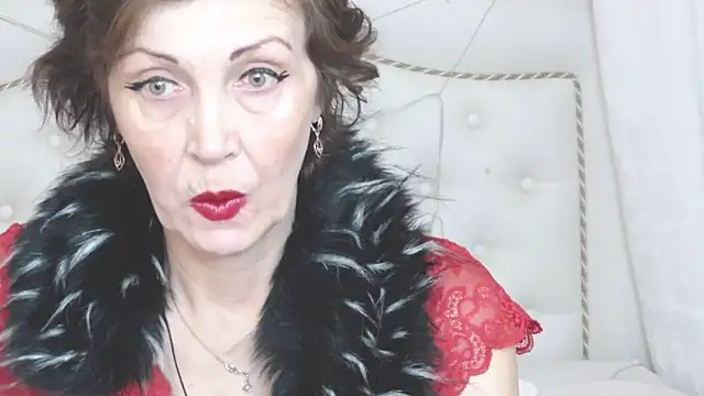 Snapshot of SilviaHart chatting on 10/03/25, 07:27 SilviaHart online show from 10/03/25, 07:27