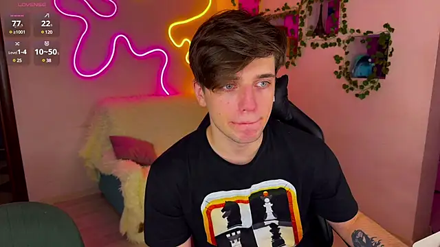 RobertAndLinela online show from 02/16/25, 08:33