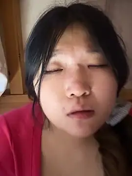 Snapshot of Happyou2 chatting on 01/28/25, 06:49 Happyou2 online show from 01/28/25, 06:49