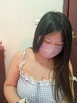 Snapshot of Happyou2 chatting on 02/27/25, 11:31 Happyou2 online show from 02/27/25, 11:31