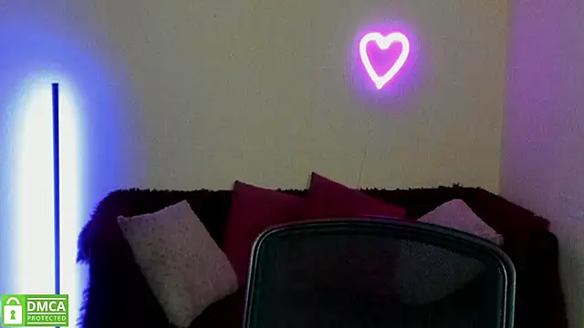 Arianasweety23 online show from 03/18/25, 09:32