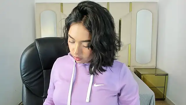 IsabellRodriguez18 online show from 10/23/25, 03:39