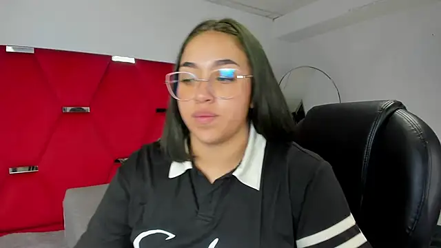 Snapshot of IsabellRodriguez18 chatting on 01/10/26, 03:41 IsabellRodriguez18 online show from 01/10/26, 03:41