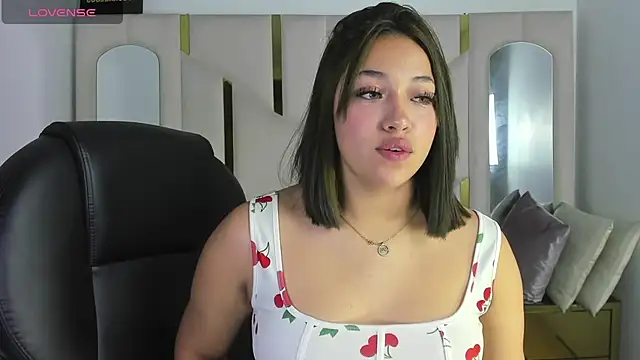 Snapshot of IsabellRodriguez18 chatting on 02/11/26, 03:44 IsabellRodriguez18 online show from 02/11/26, 03:44