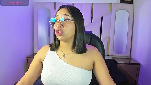 Snapshot of IsabellRodriguez18 chatting on 03/03/26, 03:12 IsabellRodriguez18 online show from 03/03/26, 03:12