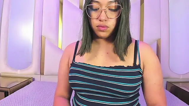 Snapshot of IsabellRodriguez18 chatting on 03/27/26, 03:23 IsabellRodriguez18 online show from 03/27/26, 03:23