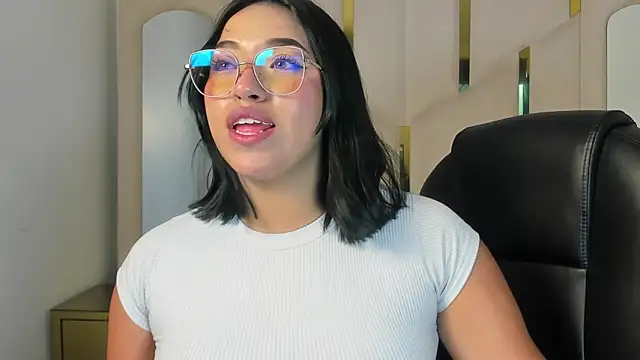Snapshot of IsabellRodriguez18 chatting on 05/11/26, 03:23 IsabellRodriguez18 online show from 05/11/26, 03:23
