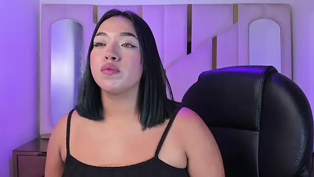 Snapshot of IsabellRodriguez18 chatting on 05/14/26, 03:24 IsabellRodriguez18 online show from 05/14/26, 03:24