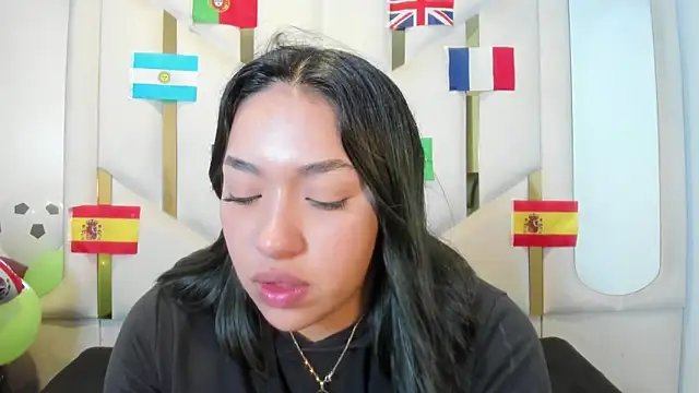 IsabellRodriguez18 online show from 06/13/26, 04:21
