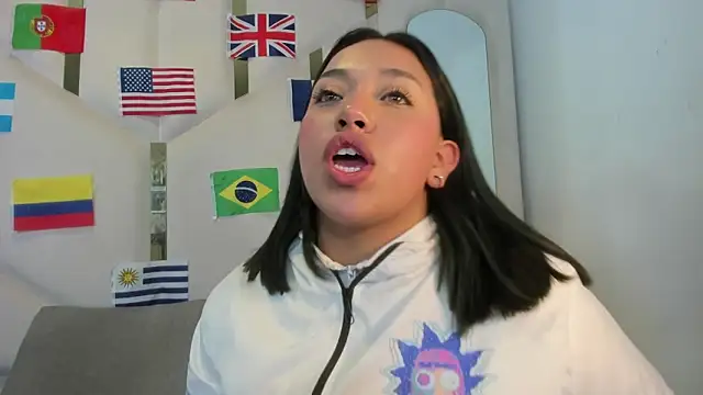 IsabellRodriguez18 online show from 06/14/26, 04:36