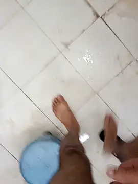 Snapshot of playboyz77 chatting on 12/25/24, 04:44 playboyz77 online show from 12/25/24, 04:44