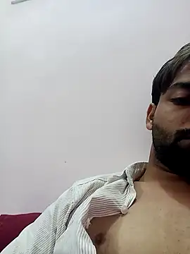 Snapshot of playboyz77 chatting on 01/09/25, 03:04 playboyz77 online show from 01/09/25, 03:04