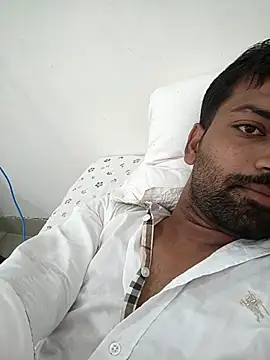 Snapshot of playboyz77 chatting on 09/28/25, 04:18 playboyz77 online show from 09/28/25, 04:18