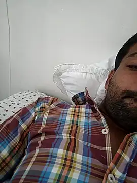 Snapshot of playboyz77 chatting on 10/13/25, 05:40 playboyz77 online show from 10/13/25, 05:40