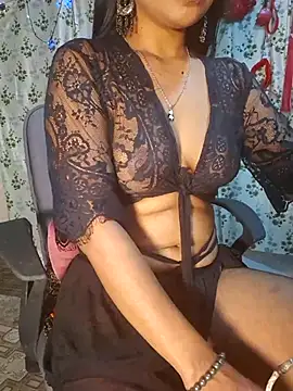 Snapshot of sexyhoney27 chatting on 02/26/25, 04:45 sexyhoney27 online show from 02/26/25, 04:45