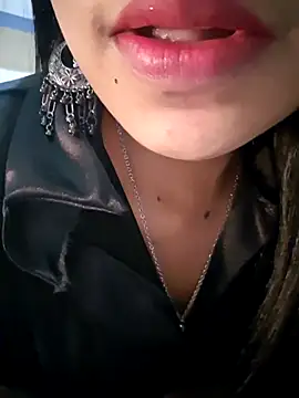 Snapshot of sexyhoney27 chatting on 02/28/25, 01:47 sexyhoney27 online show from 02/28/25, 01:47