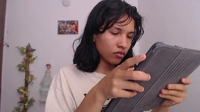 mari heart online show from 12/17/25, 12:55