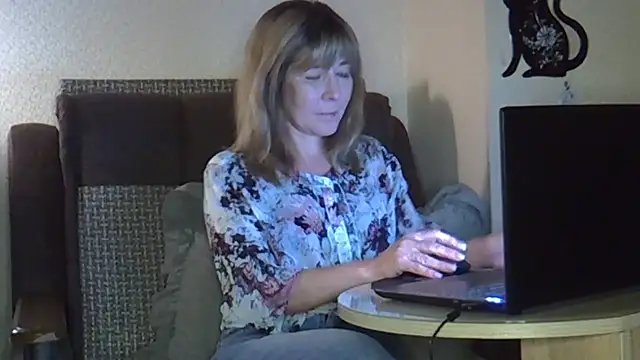 Snapshot of EllaJohnsonX chatting on 03/07/26, 04:26 EllaJohnsonX online show from 03/07/26, 04:26