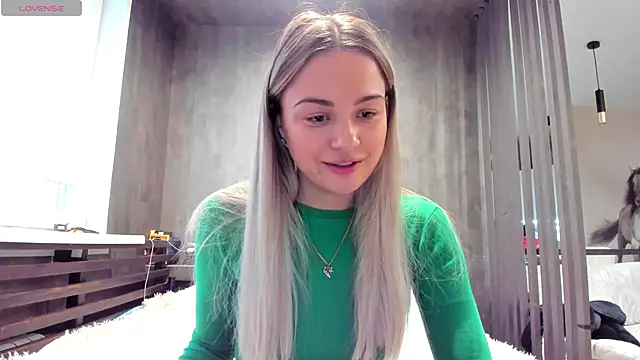 Mia   murrr online show from 12/04/25, 03:16